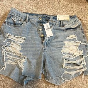 NWT American Eagle 90s Boyfriend Short